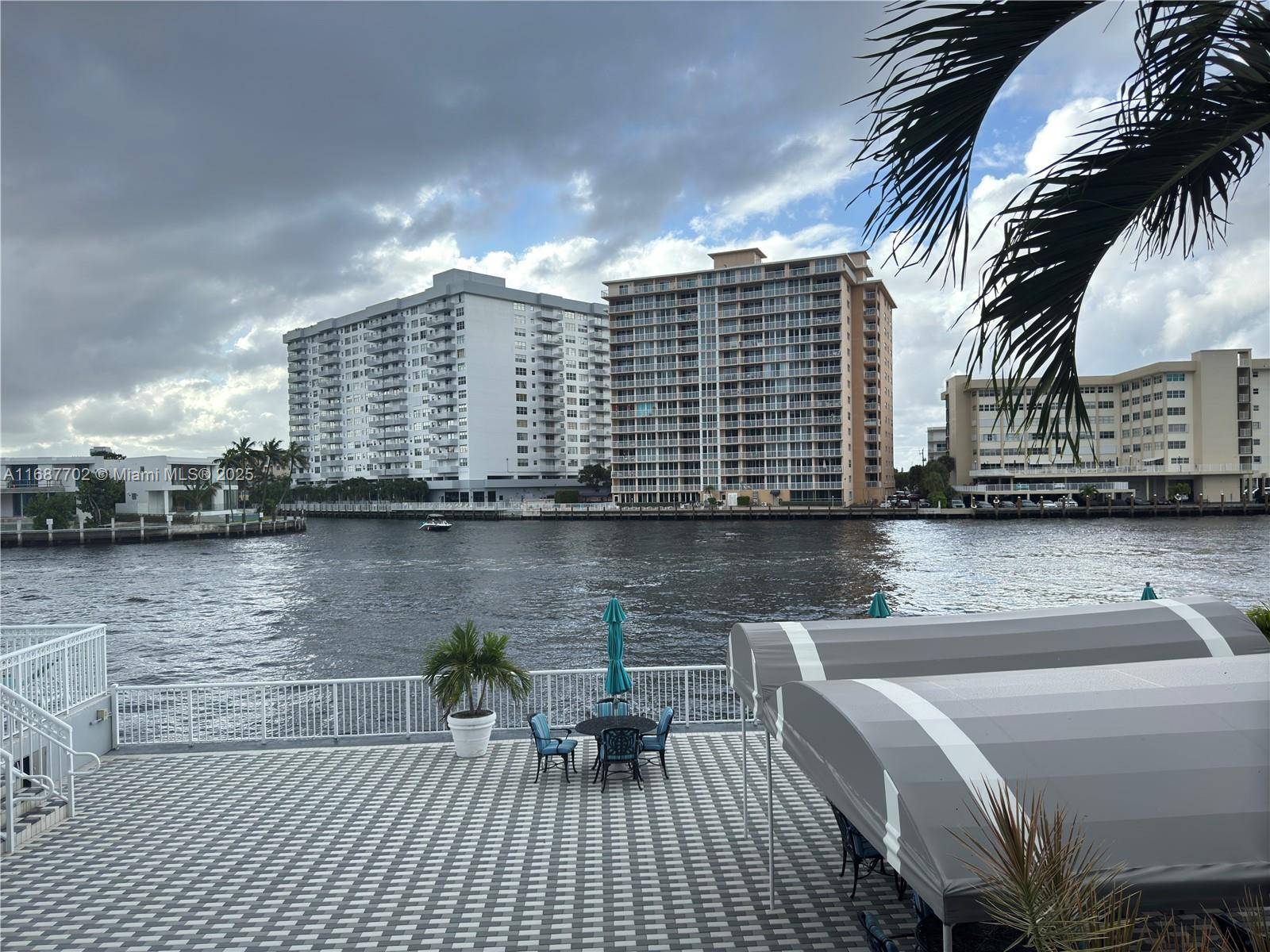 Hallandale Beach, FL 33009,1913 S Ocean Dr #237