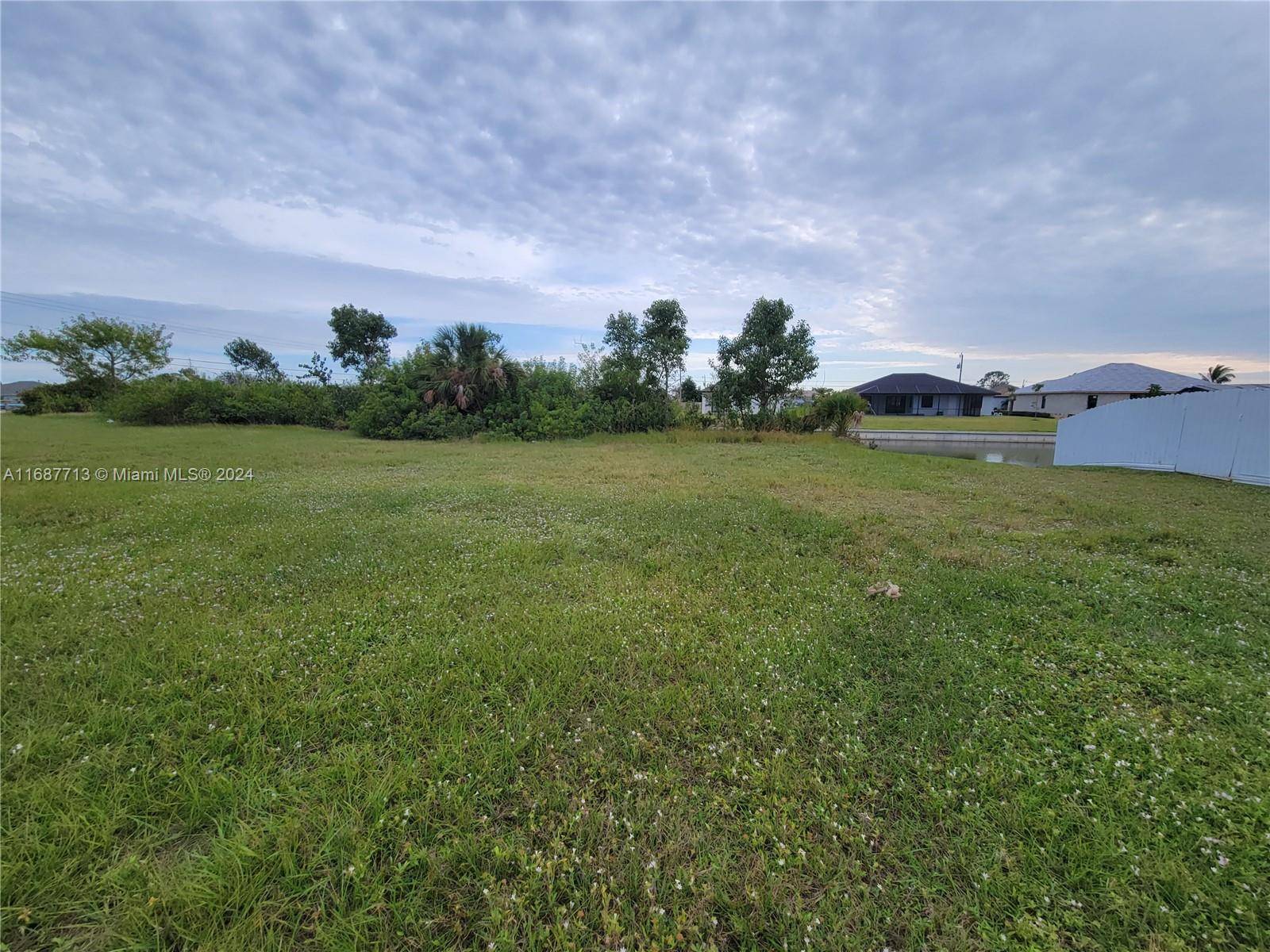Cape Coral, FL 33909,722 NE 12th Street