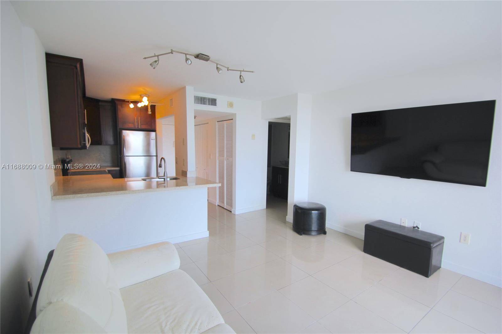 Miami Beach, FL 33139,1035 West Avenue #503