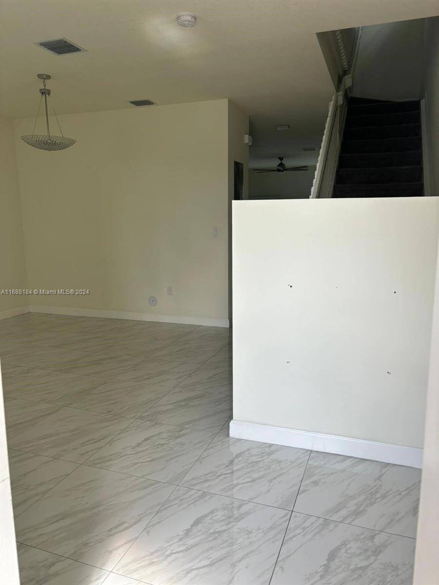 Hialeah, FL 33018,3337 W 105th Ter #3337