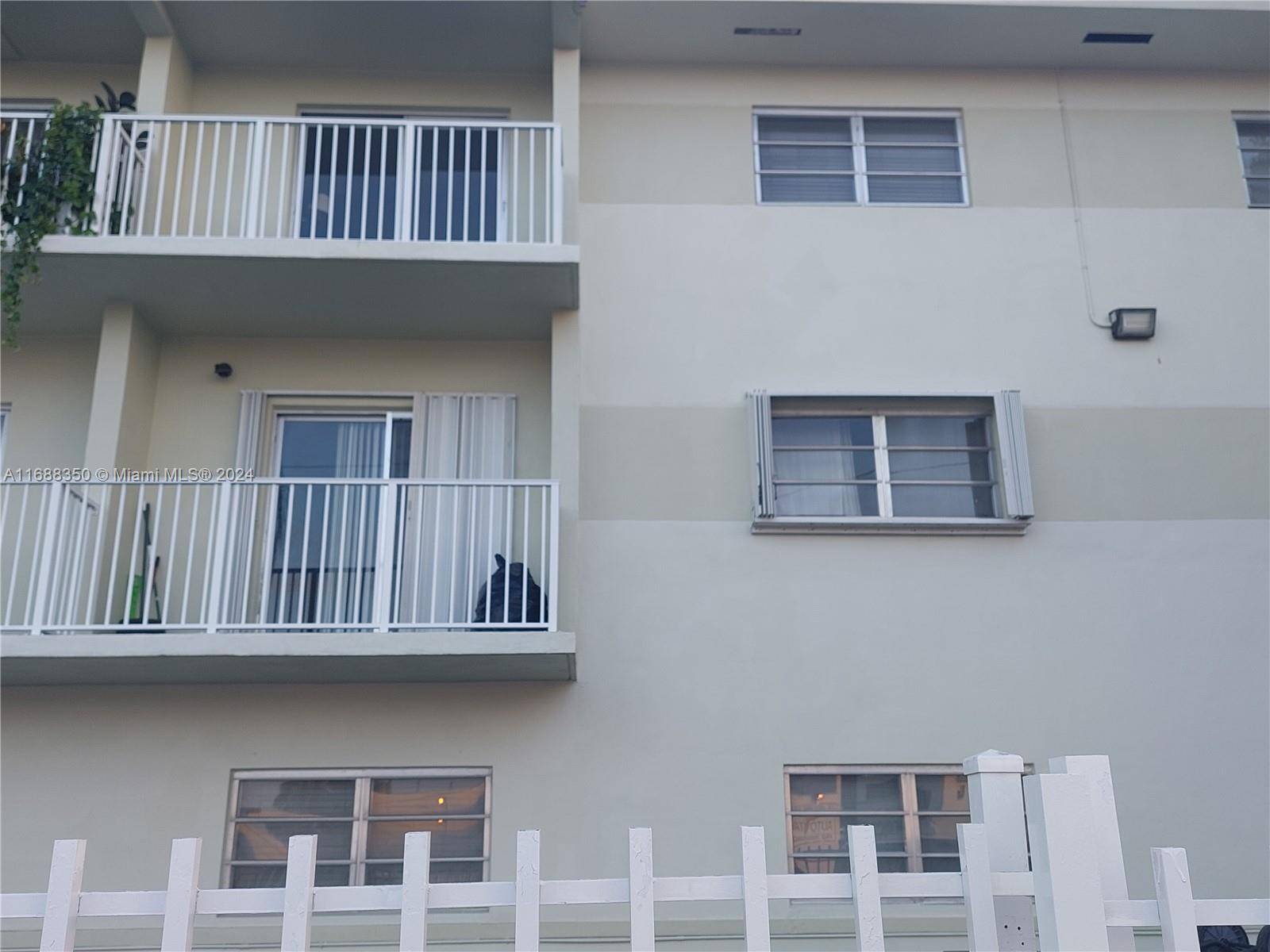 North Miami, FL 33161,12890 NE 8th Ave #202