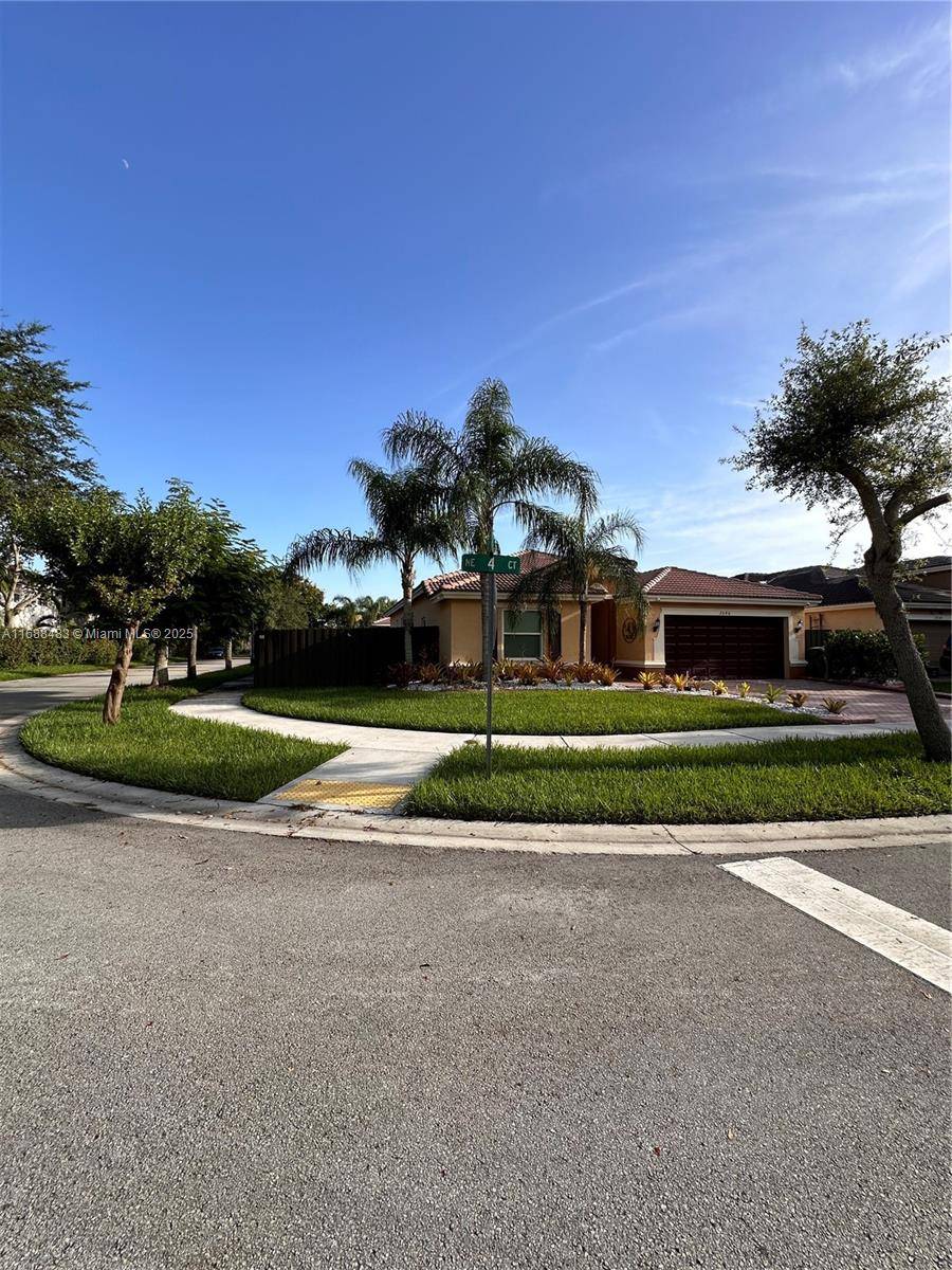 Homestead, FL 33033,2046 NE 4th Ct