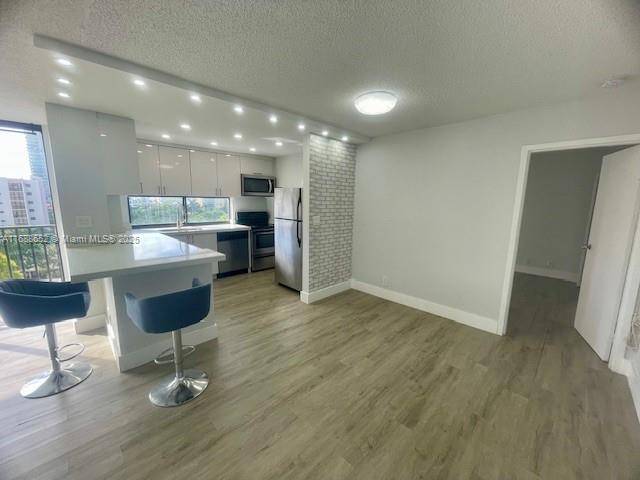 Sunny Isles Beach, FL 33160,17021 N Bay Rd #818