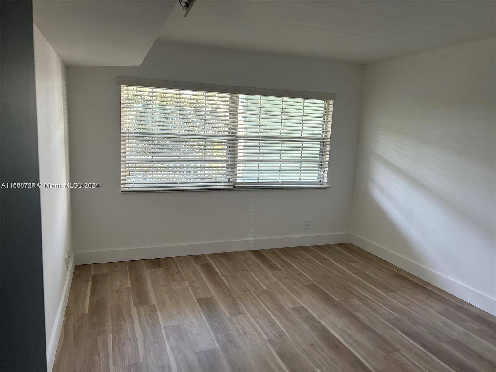 Pompano Beach, FL 33069,806 Cypress Grove Ln #402