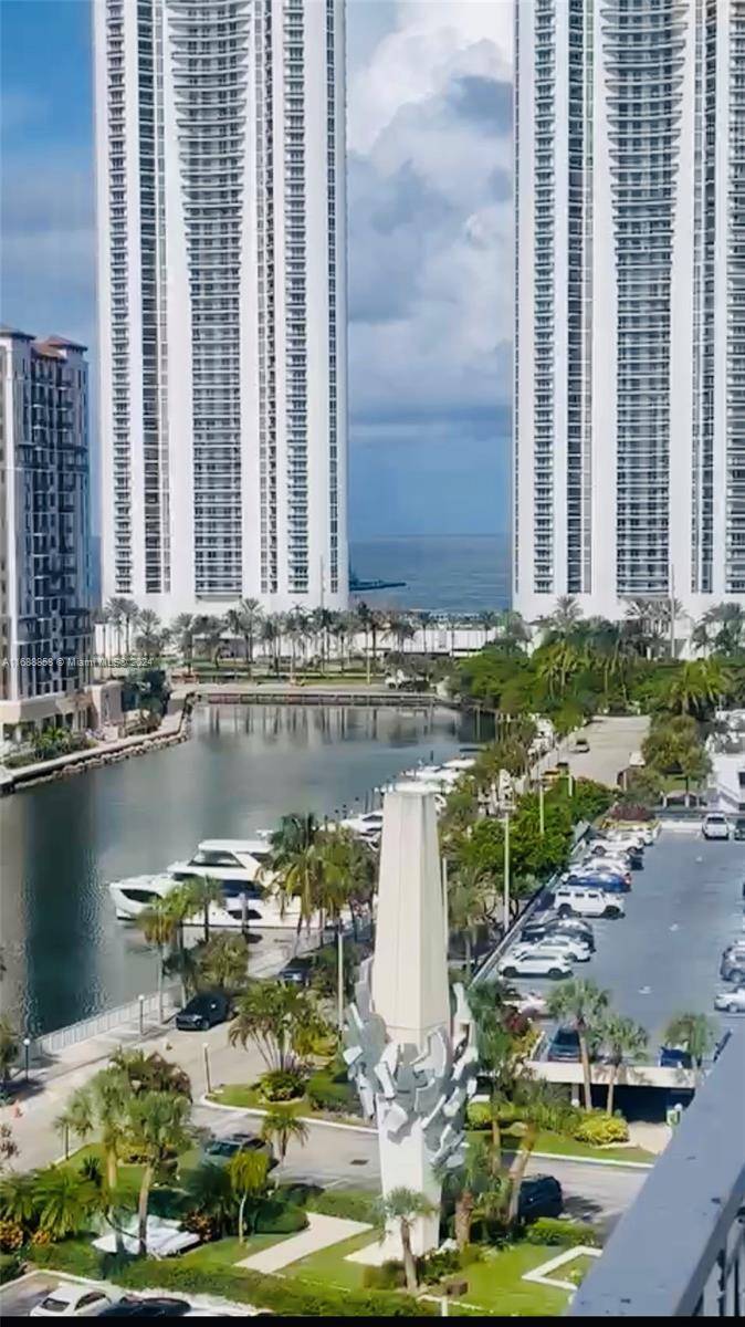 Sunny Isles Beach, FL 33160,500 Bayview Dr #1031