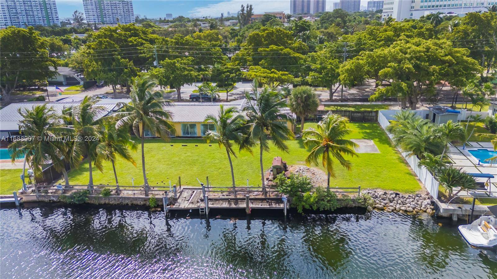 North Miami, FL 33181,1865 KEYSTONE BL