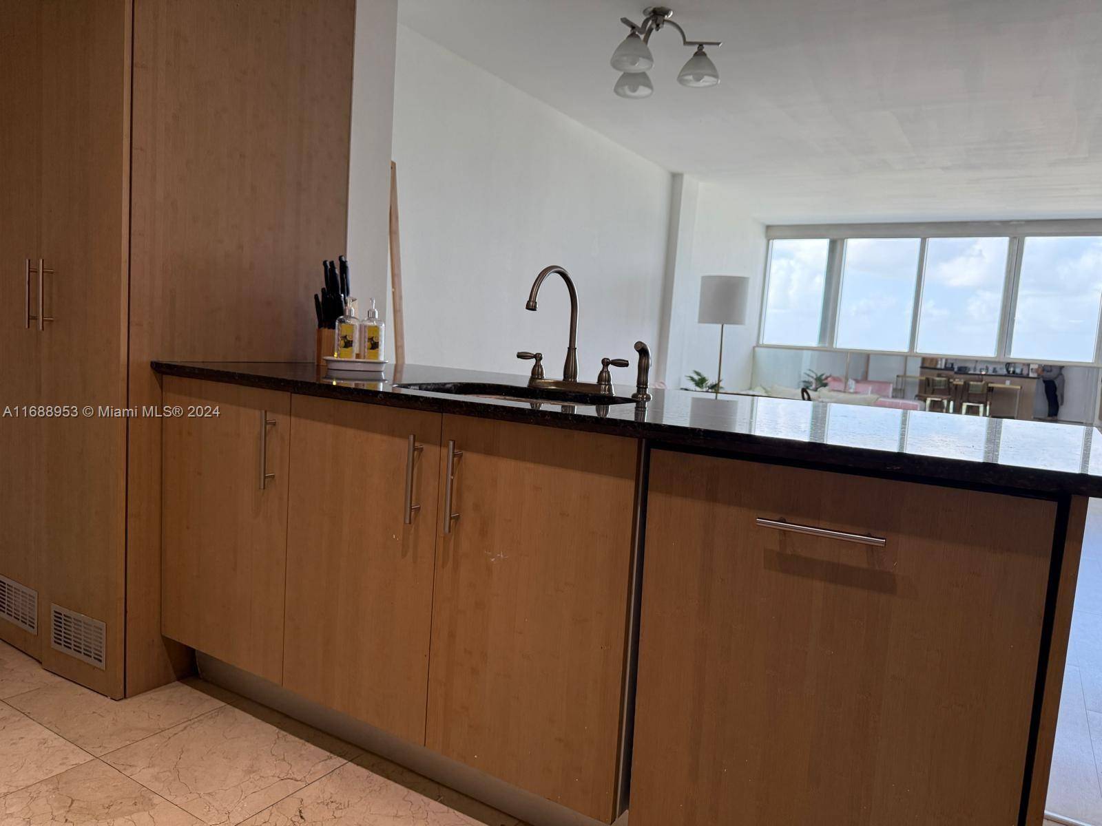 Bal Harbour, FL 33154,10275 Collins Ave #1528
