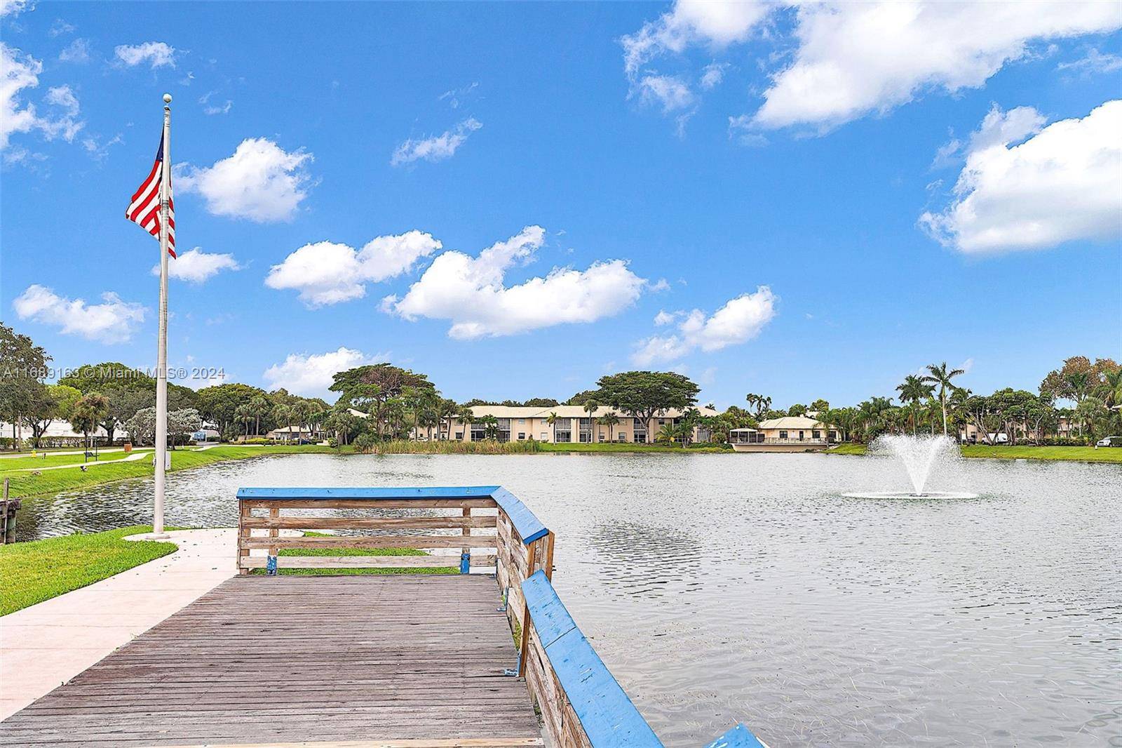 Margate, FL 33063,5571 Lakeside Dr #106