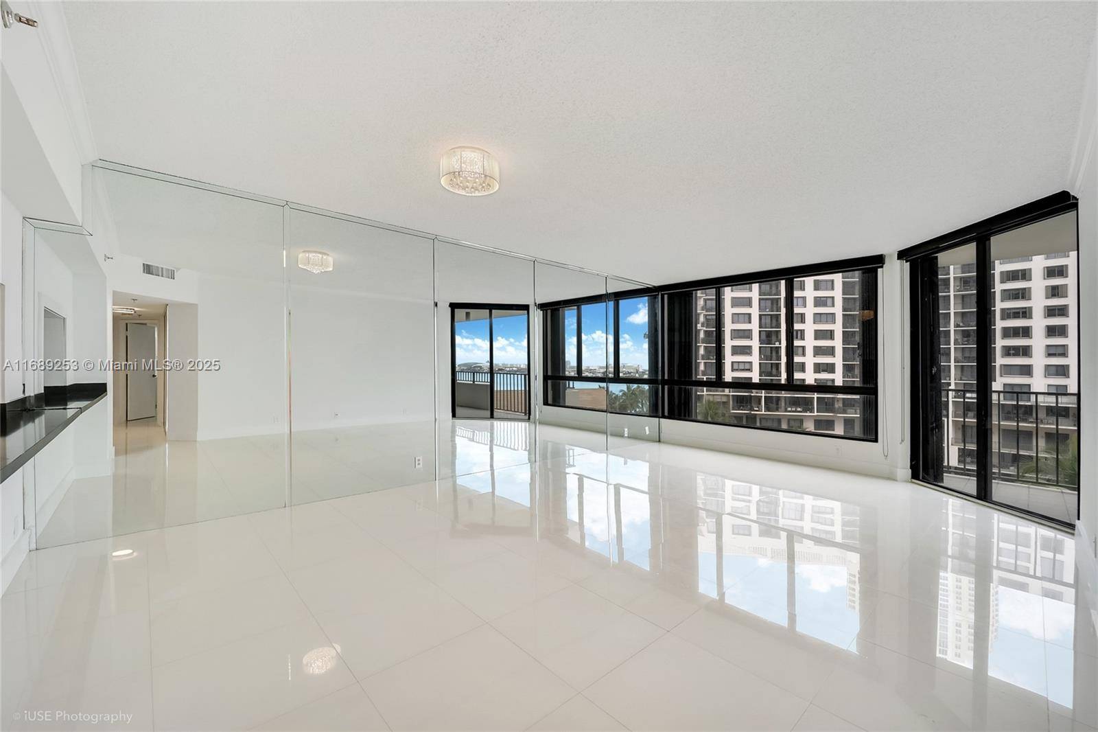 Miami, FL 33131,520 Brickell Key Dr #A802