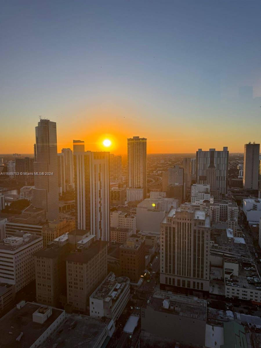 Miami, FL 33132,50 BISCAYNE BL #4509