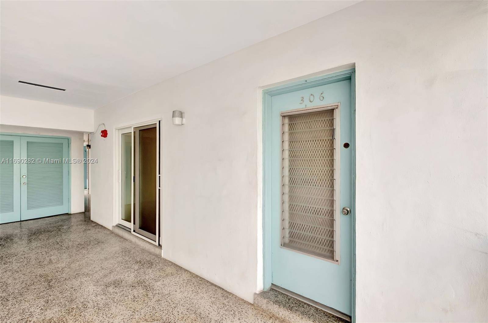 Miami Beach, FL 33139,350 Collins Ave #306
