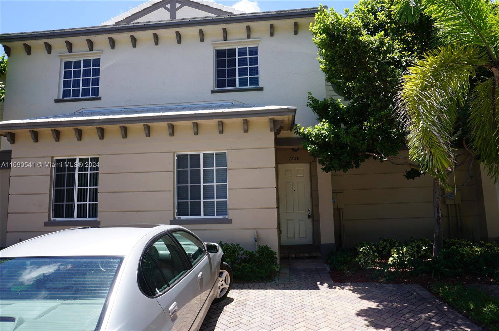 Riviera Beach, FL 33404,1229 Abaco Ln #-