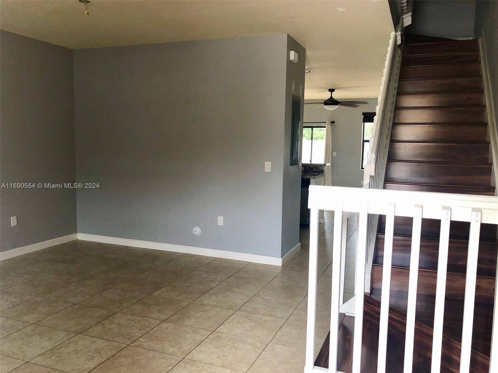 Hialeah, FL 33018,8906 W 35th Way #8906