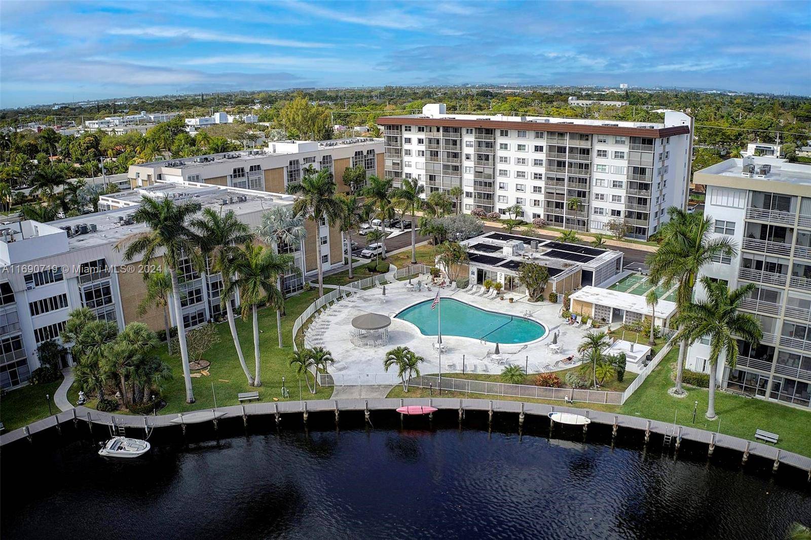 Oakland Park, FL 33334,3020 NE 16th Ave #306