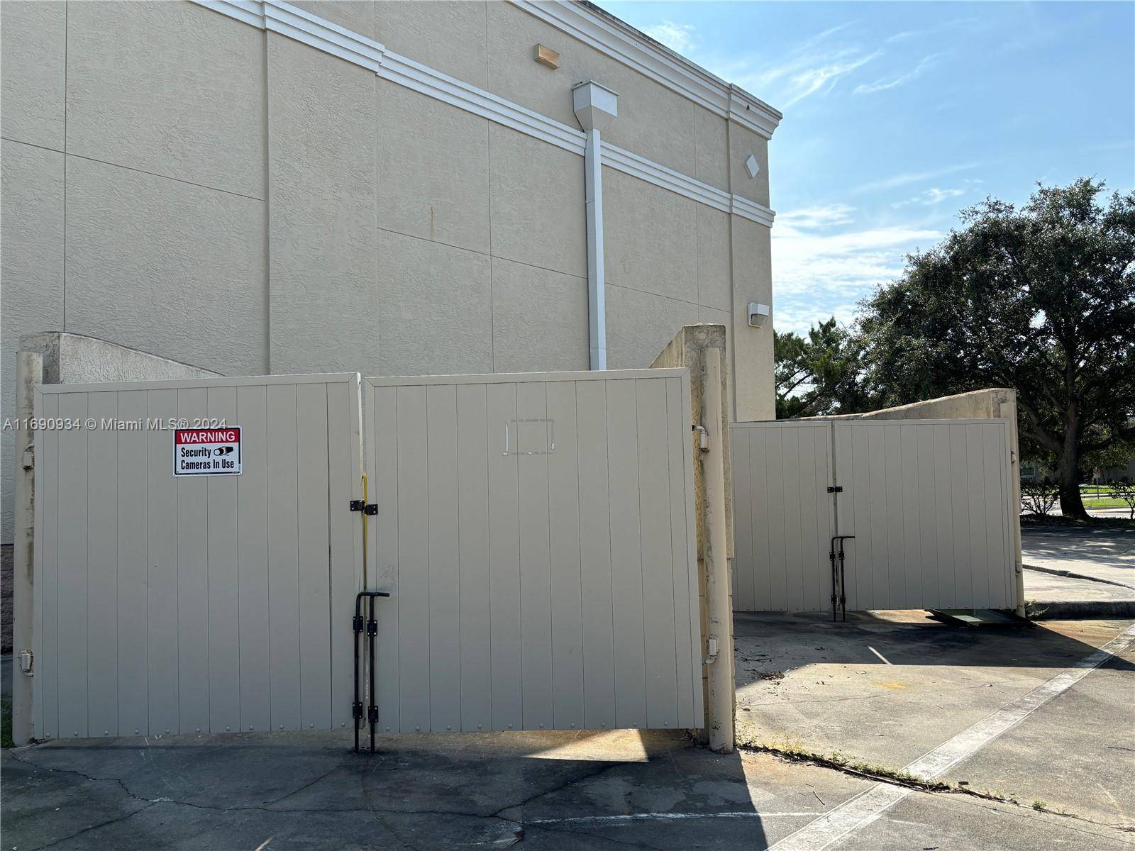 Clewiston, FL 33440,520 W Sugarland Hwy