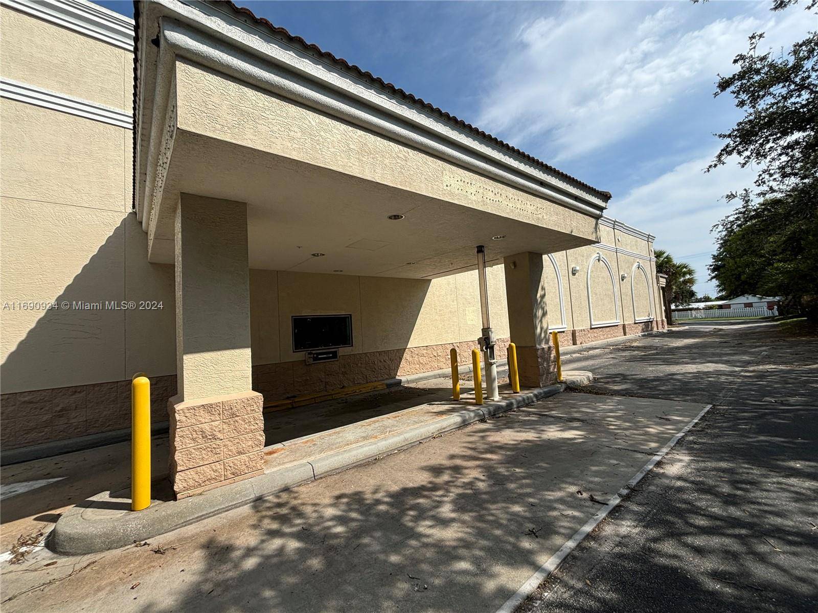Clewiston, FL 33440,520 W Sugarland Hwy