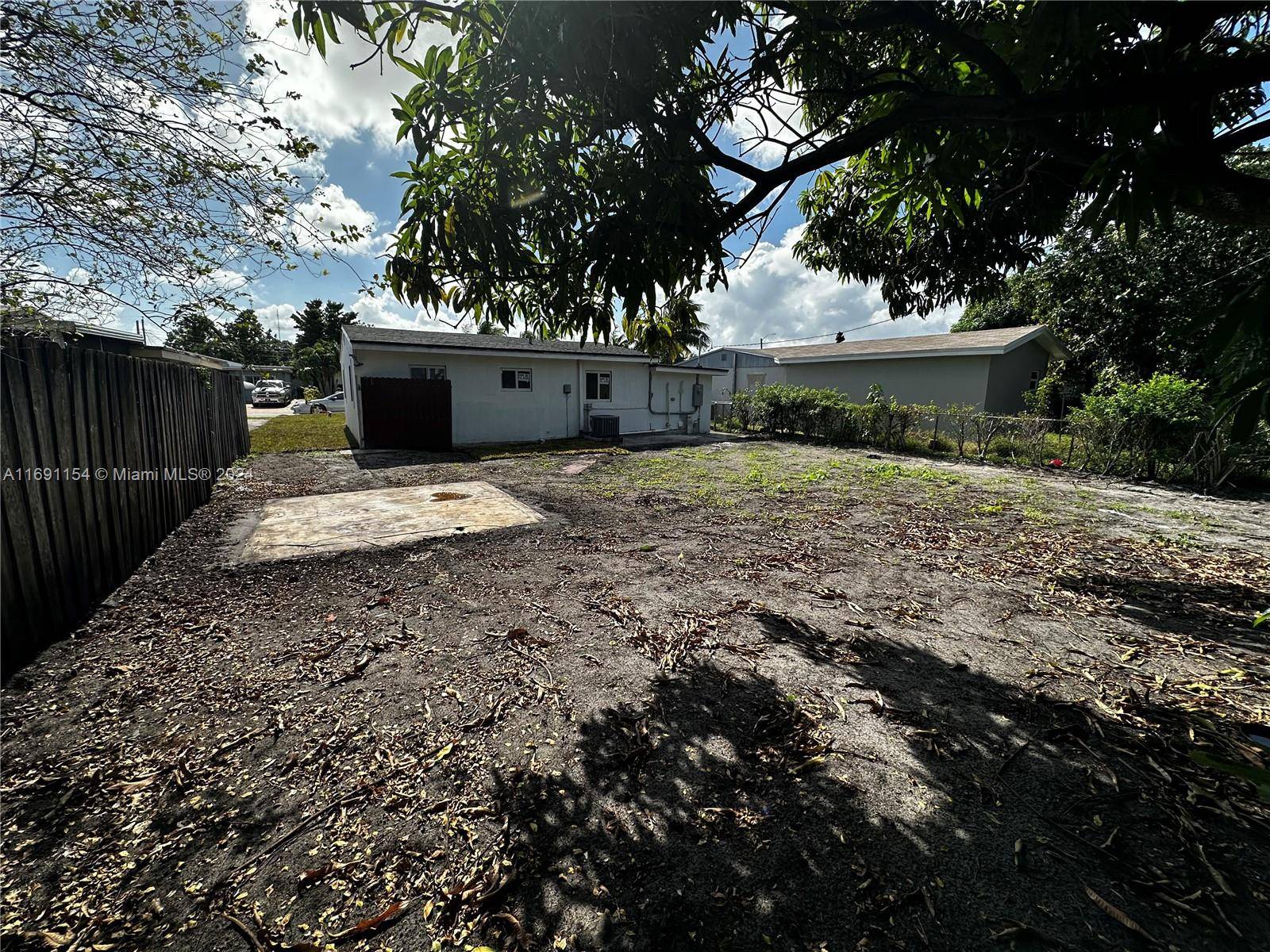 Miramar, FL 33023,6121 SW 22nd St