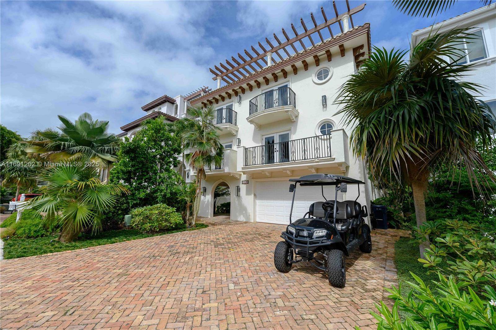 Palmetto Bay, FL 33157,5848 Paradise Point Dr