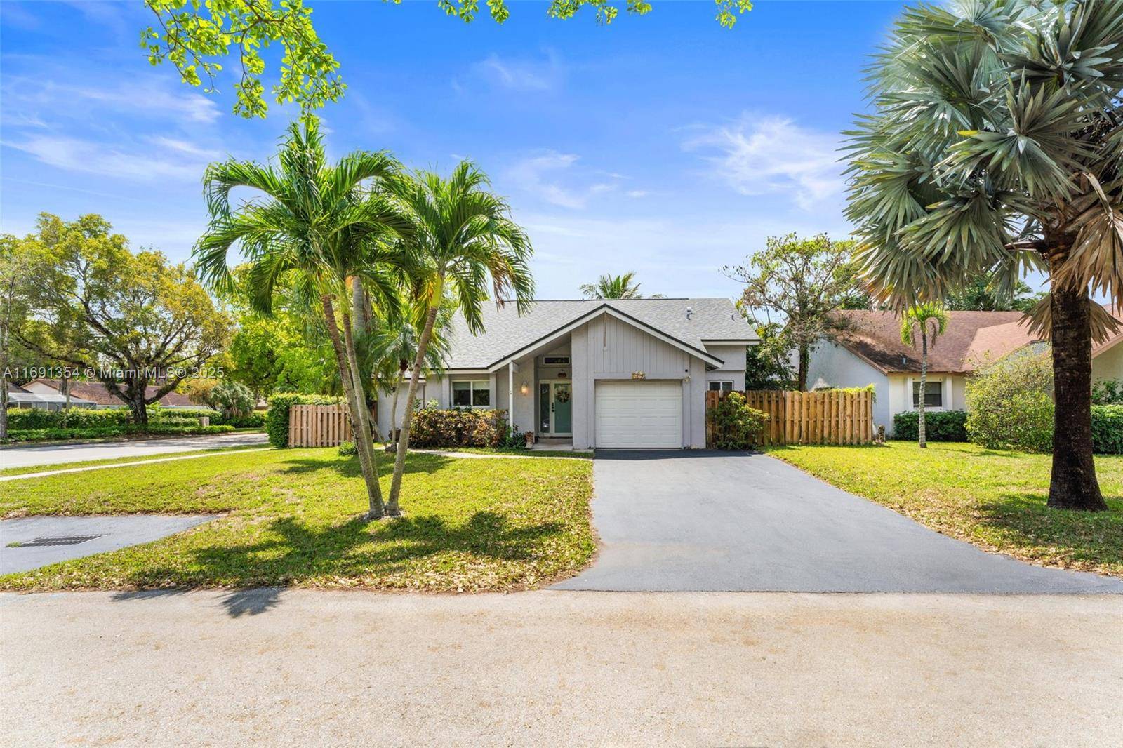 Coral Springs, FL 33065,7294 NW 39th St