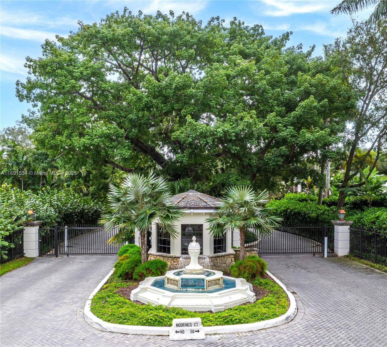 Miami, FL 33133,3540 N Moorings Way