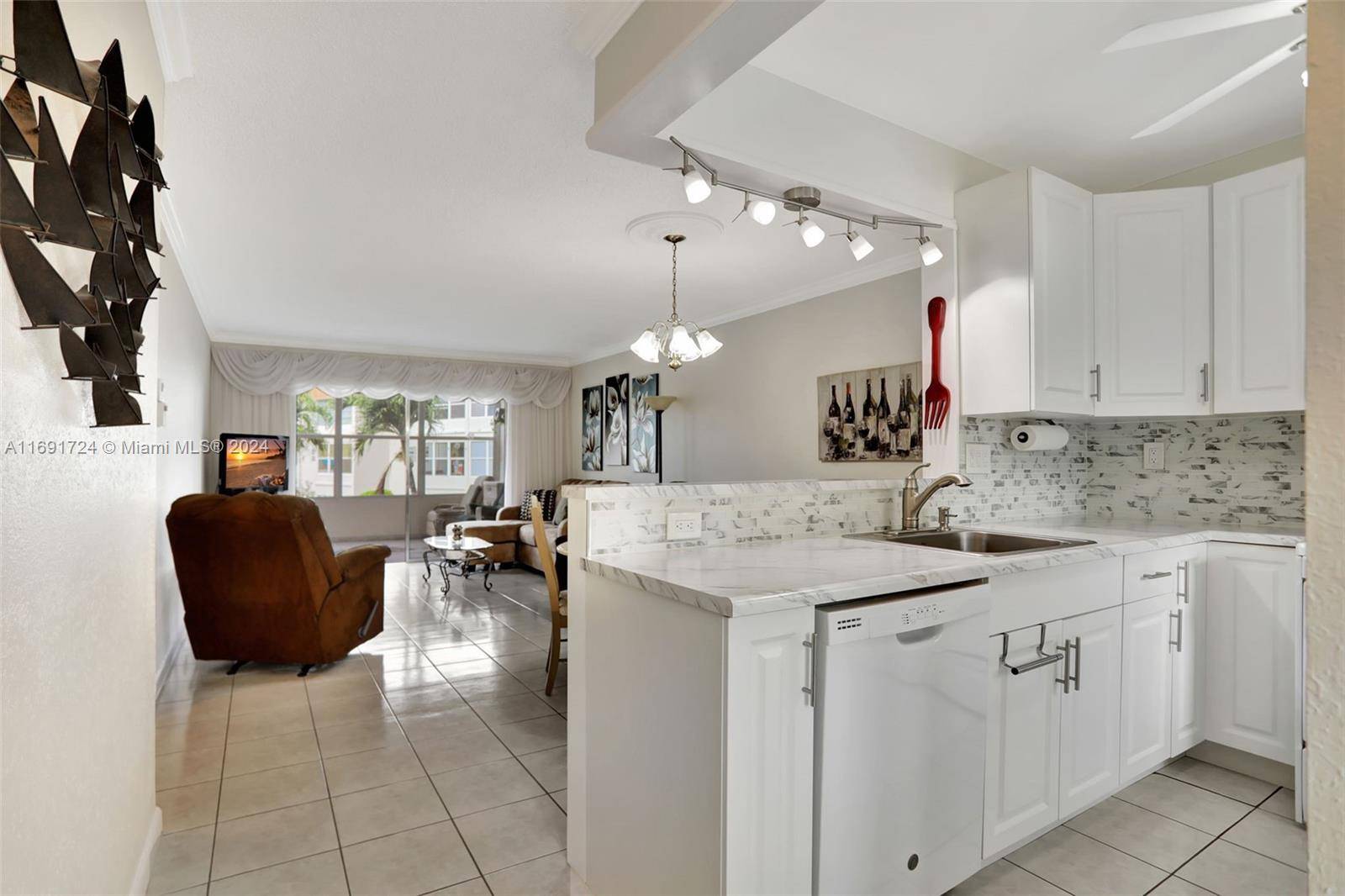 Lauderdale Lakes, FL 33319,3501 NW 47th Ave #515