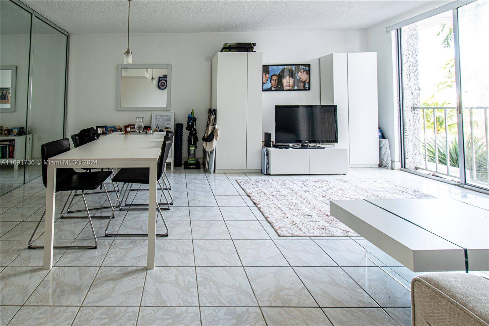 Miami Beach, FL 33139,800 West Ave #414