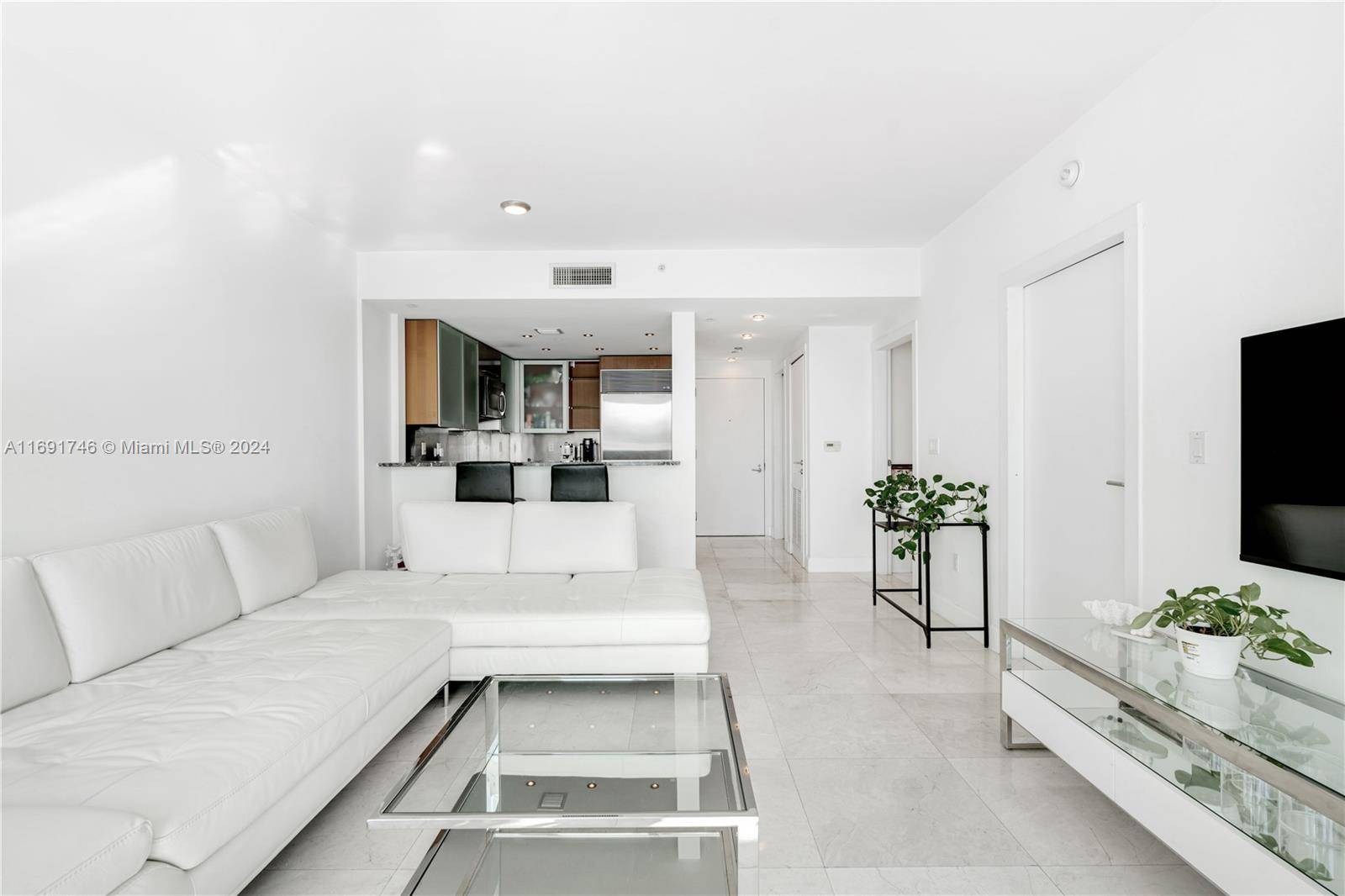 Miami Beach, FL 33139,520 West Ave #603