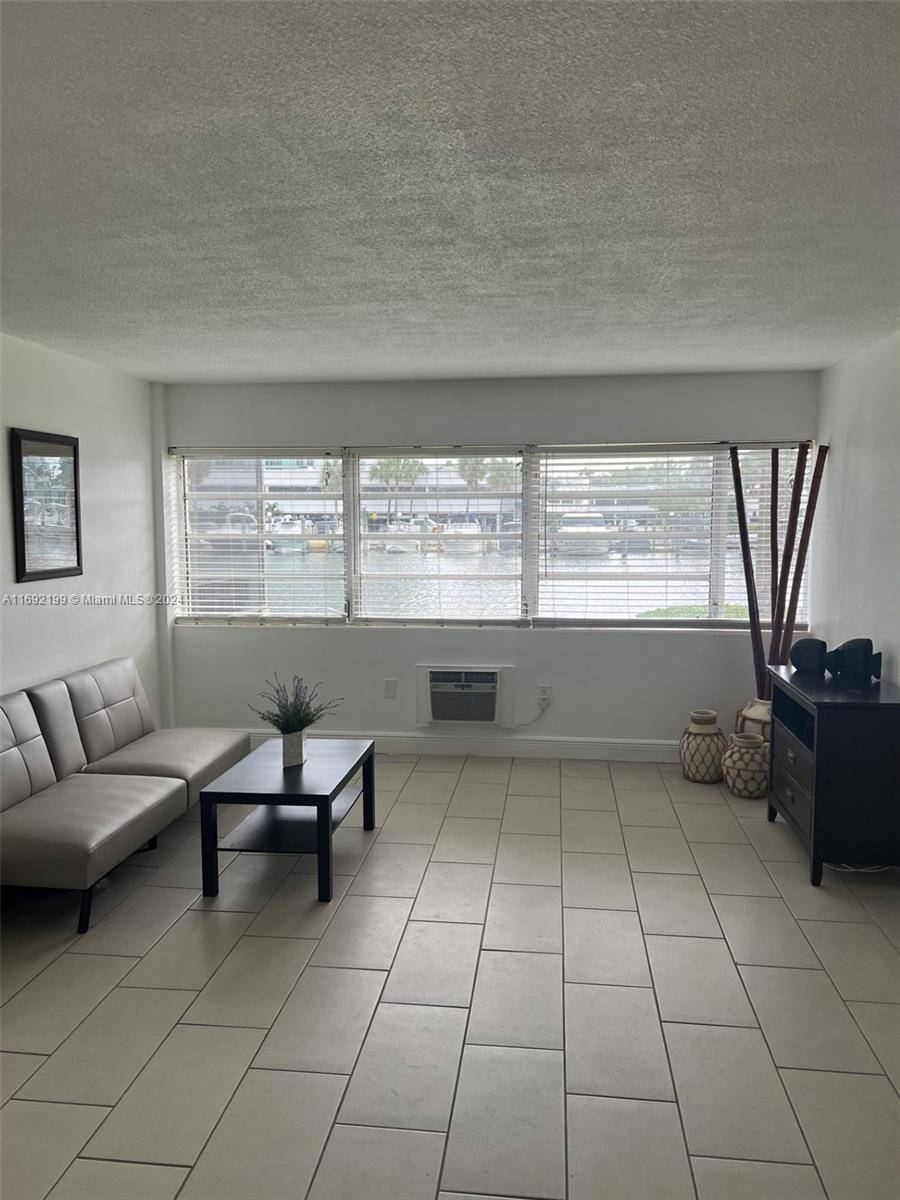 Sunny Isles Beach, FL 33160,220 Kings Point Dr #104