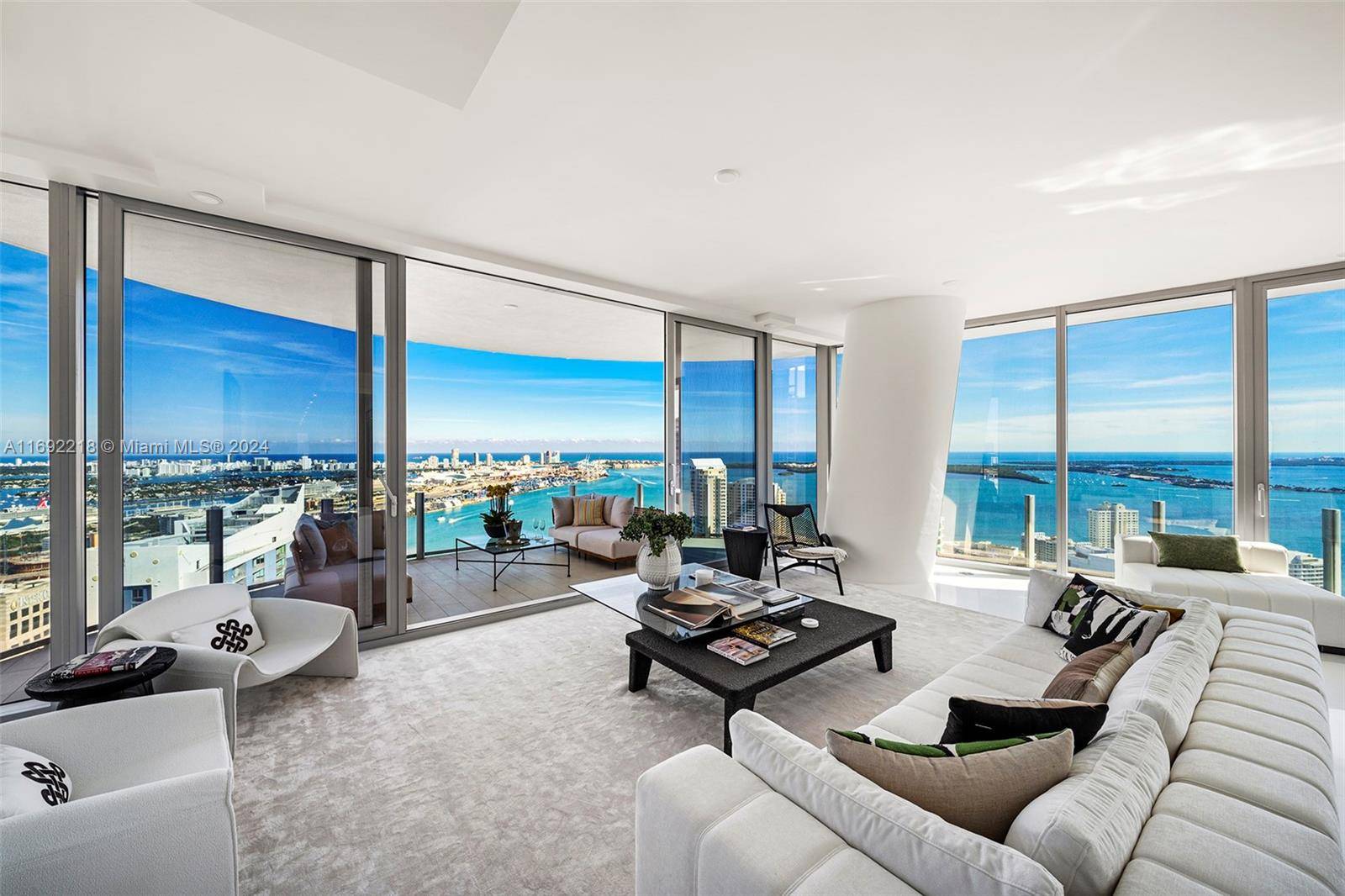 Miami, FL 33131,300 Biscayne Blvd Way #4701