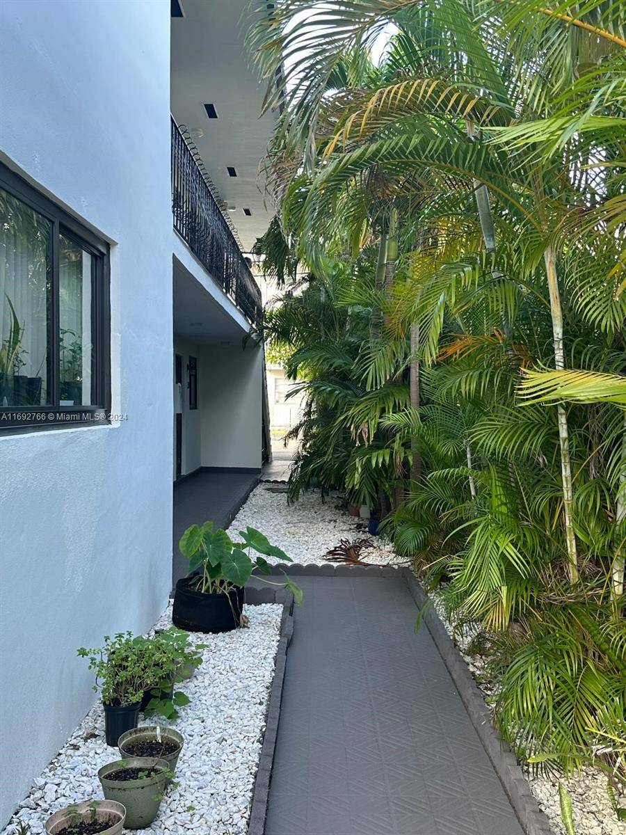 North Miami Beach, FL 33160,2379 NE 172nd St