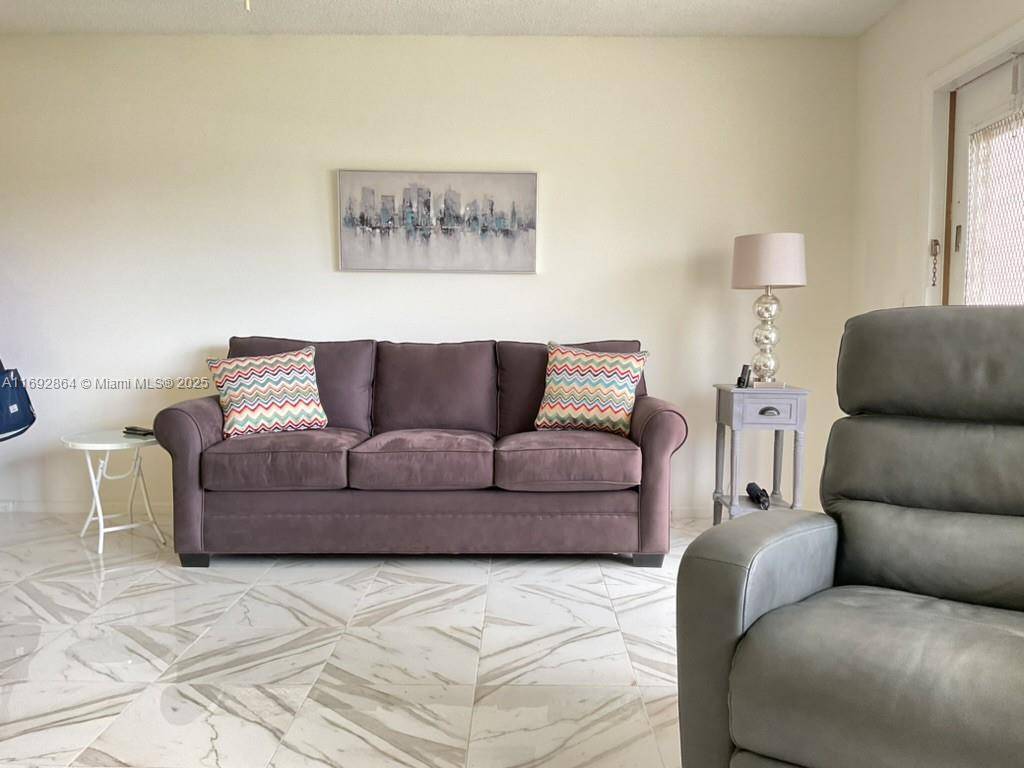 Boca Raton, FL 33434,569 Fanshaw  N #569