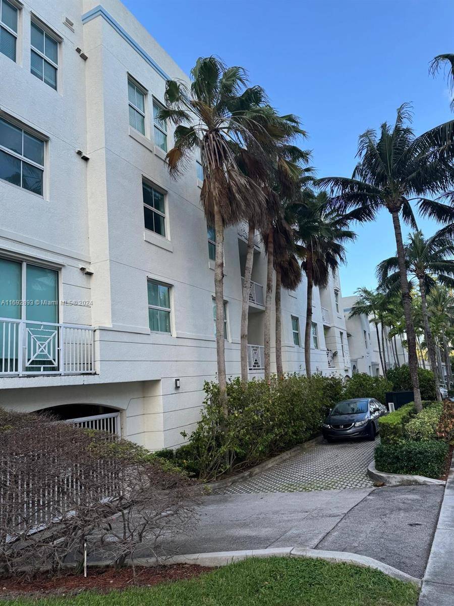 Surfside, FL 33154,9172 Collins Ave #12