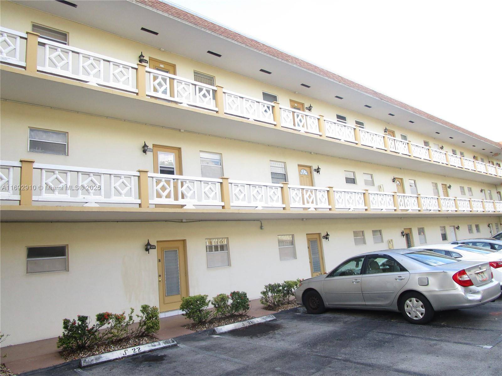 Lauderdale Lakes, FL 33313,5111 W Oakland Park Blvd #305