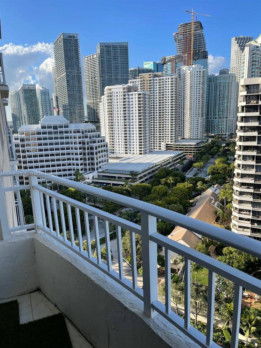 Miami, FL 33131,770 Claughton Island Dr #2107