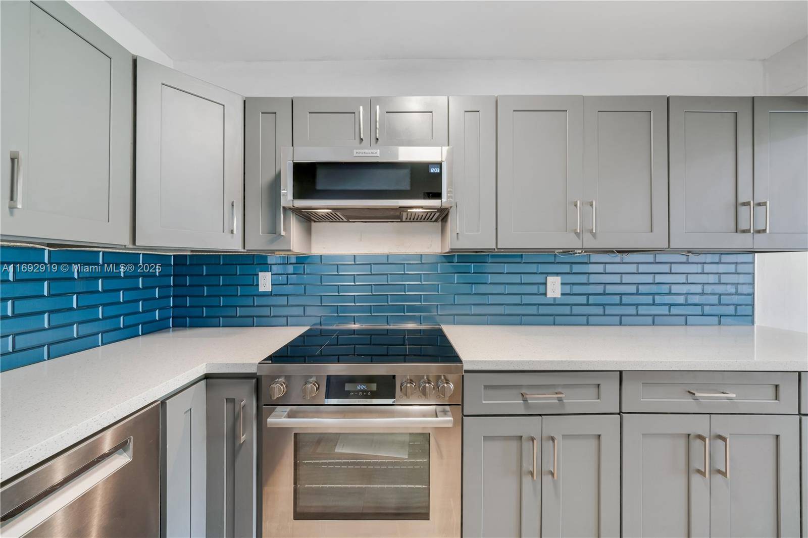Fort Lauderdale, FL 33334,1400 NE 55th St #204