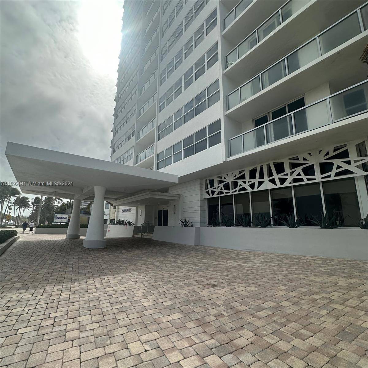 Fort Lauderdale, FL 33304,209 N Fort Lauderdale Beach Blvd #15G