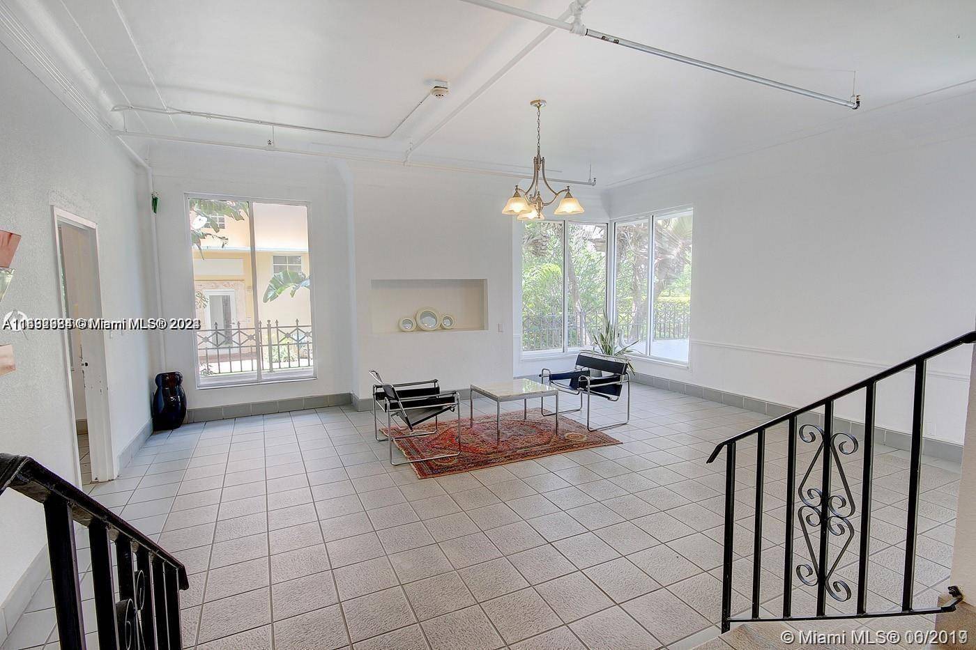 Miami Beach, FL 33139,820 Euclid Ave #106