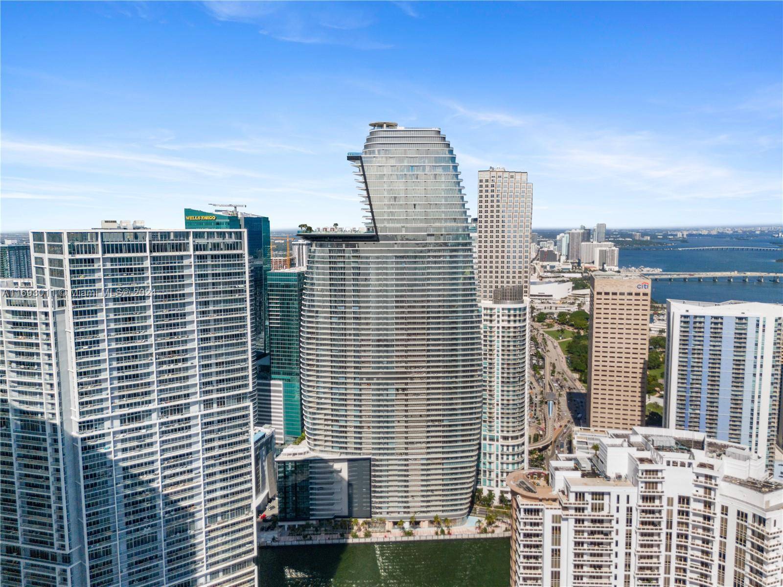 Miami, FL 33131,300 Biscayne Way #2103