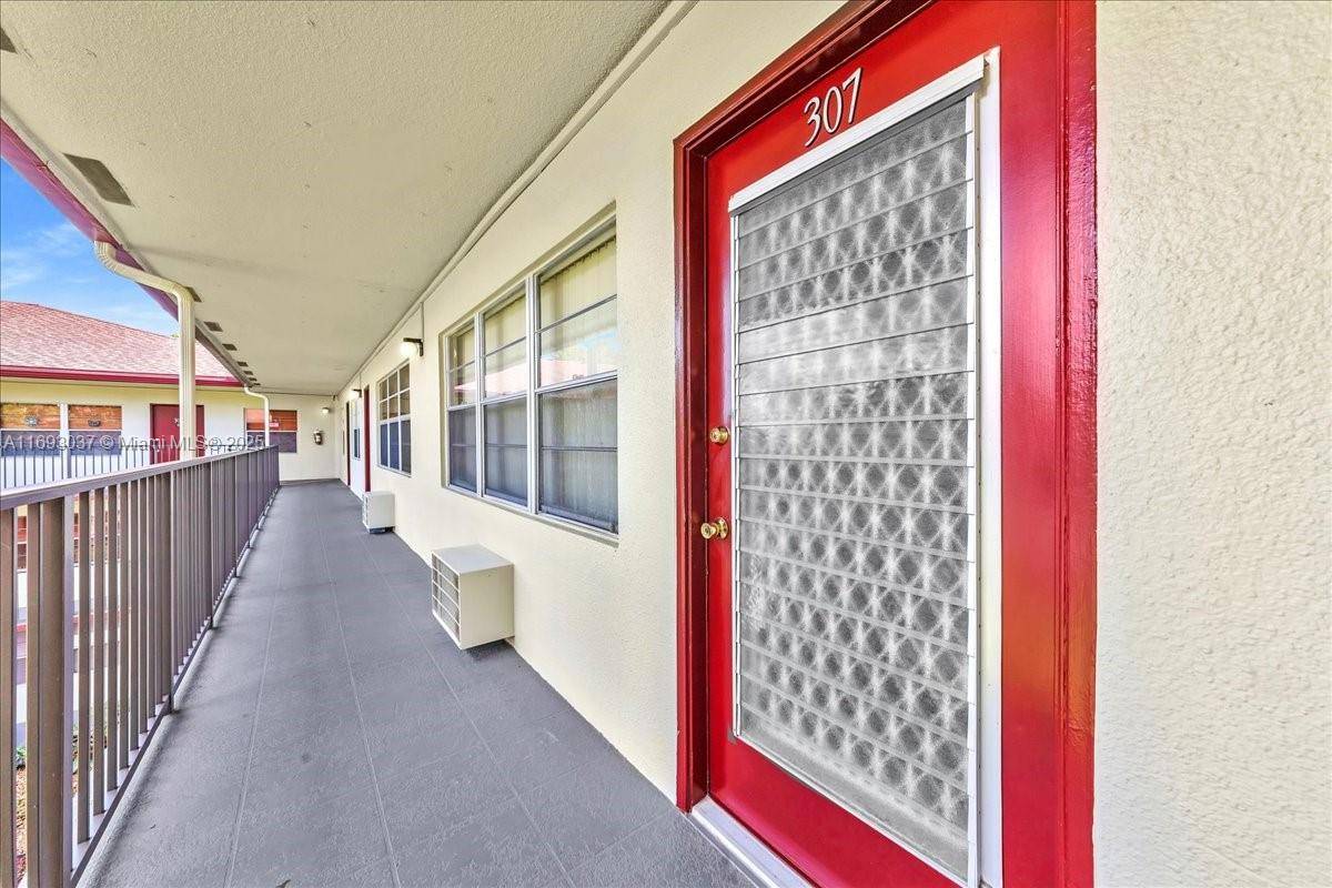 Pembroke Pines, FL 33027,13500 SW 1st St #307U