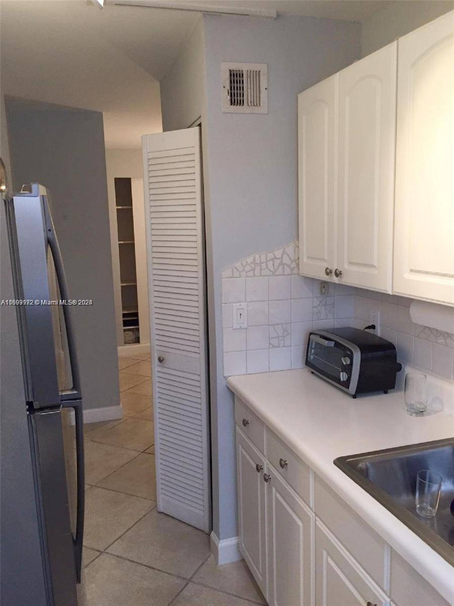 Miami Beach, FL 33139,631 Jefferson Ave #401