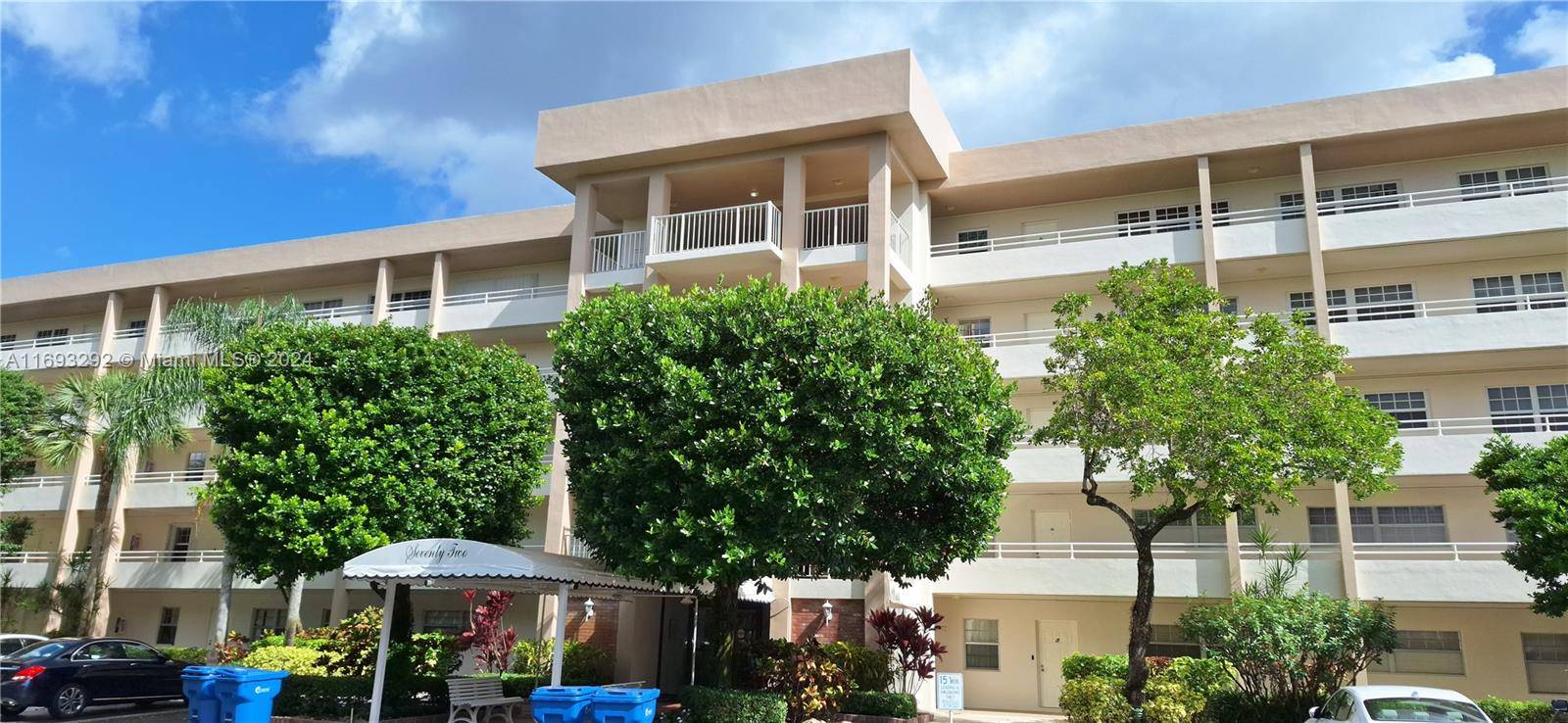 Pompano Beach, FL 33069,3850 Oaks Clubhouse Dr #307