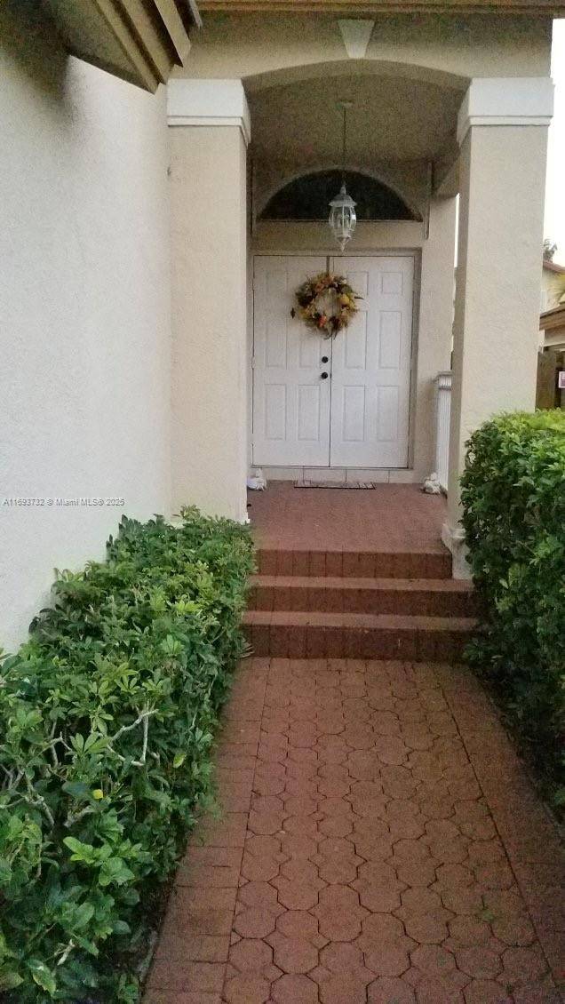 Doral, FL 33172,9922 NW 30th St