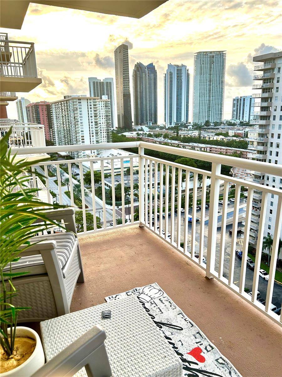 Sunny Isles Beach, FL 33160,251 174th St #1806