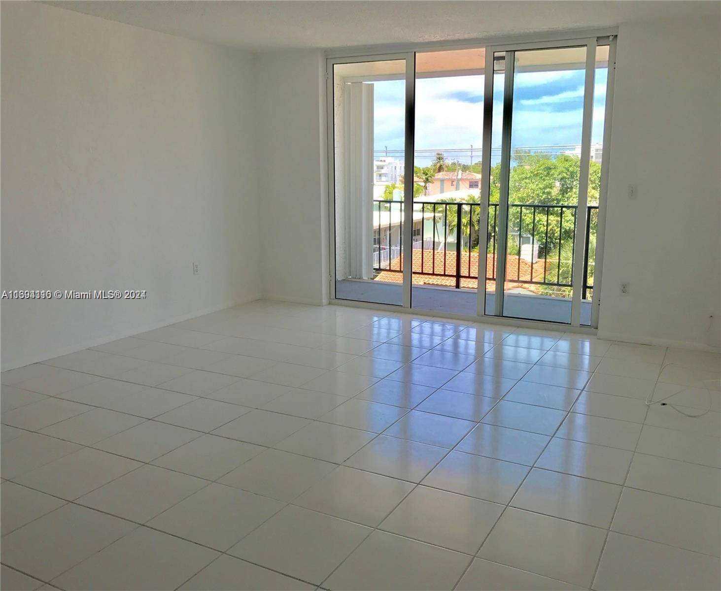 Miami Beach, FL 33141,7850 Byron Ave #402