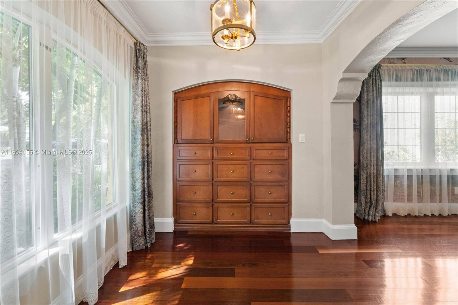 Coral Gables, FL 33134,407 Navarre Ave