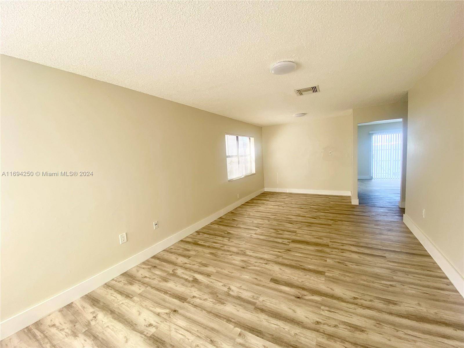 Hialeah, FL 33016,2593 W 60th Pl #101-7