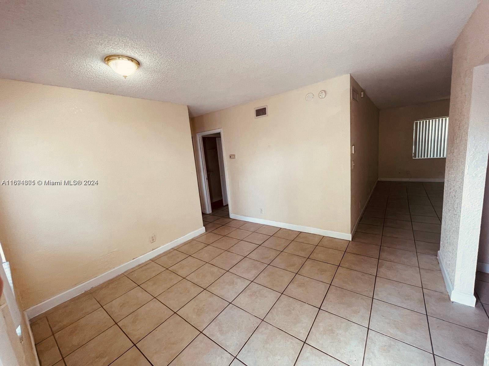 Plantation, FL 33317,4865 NW 9th Dr #4865
