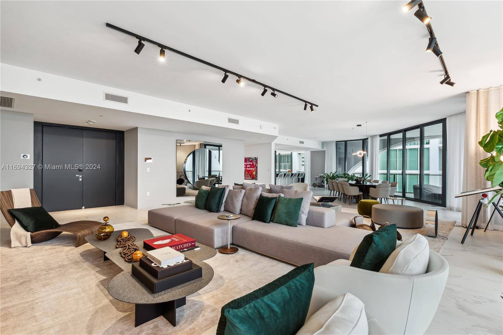 Miami, FL 33132,1000 Biscayne blvd #1902