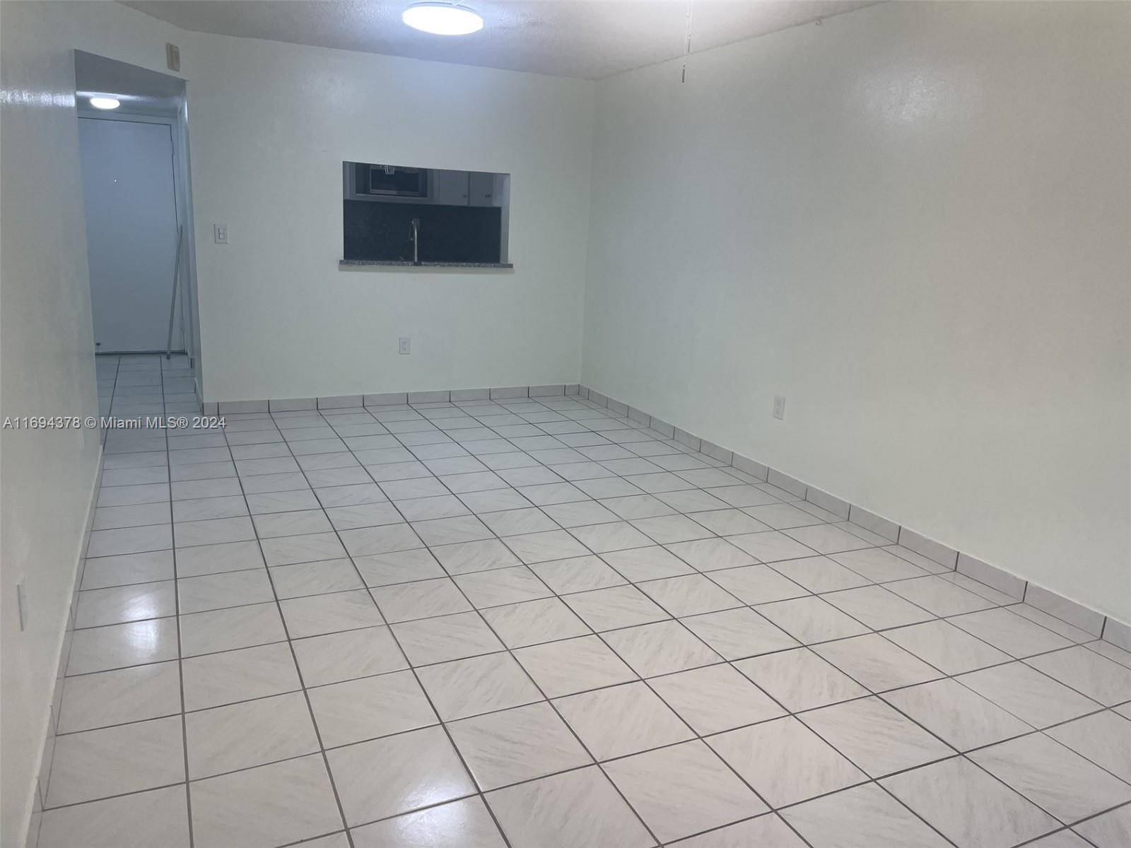 Miami, FL 33165,10300 Coral Way #D14