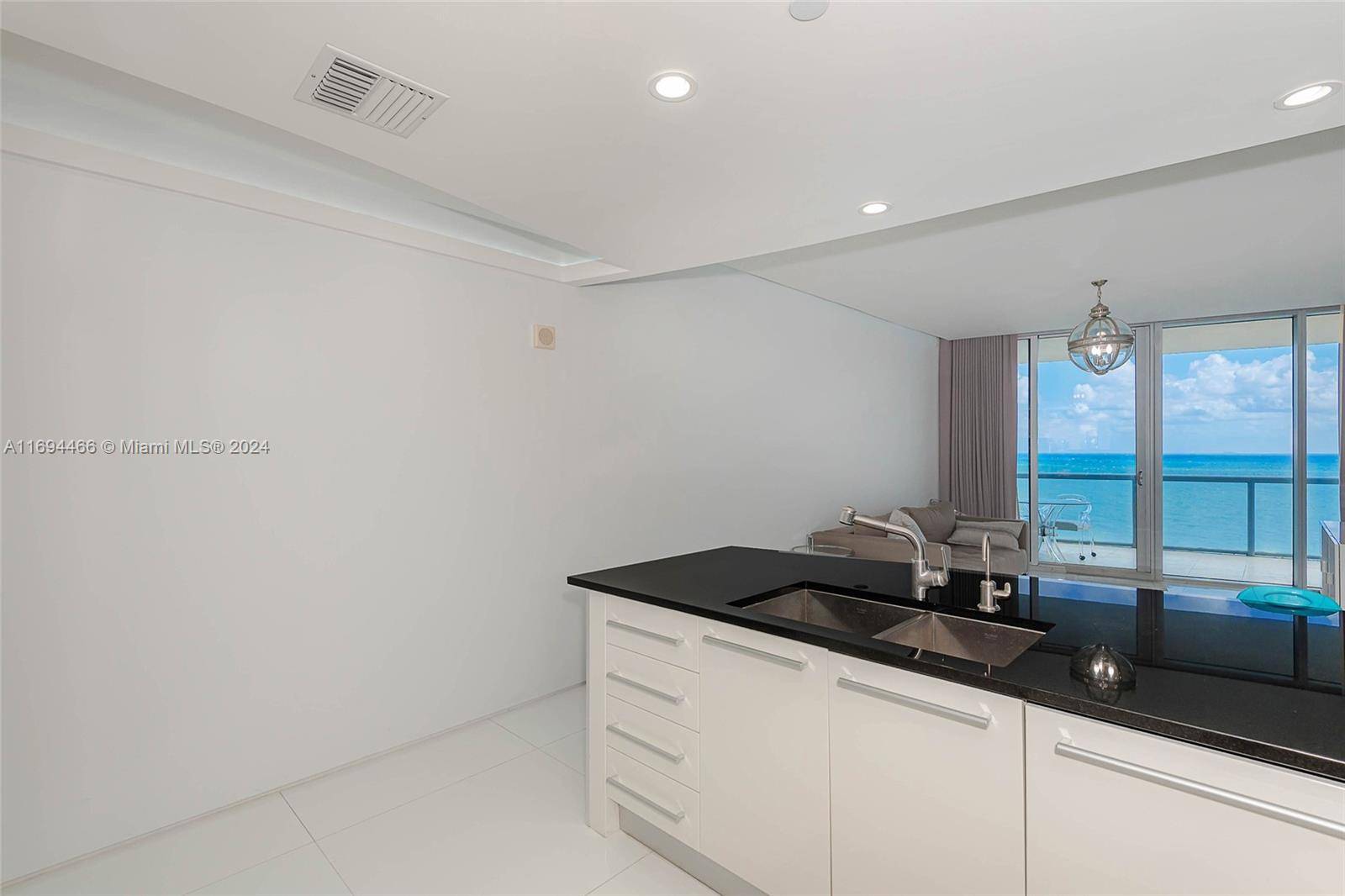 Sunny Isles Beach, FL 33160,17121 Collins Ave #1202